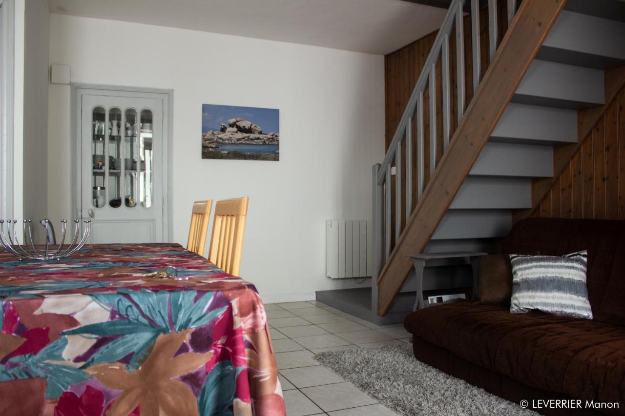 Logis Des Chouans Lägenhet Les Landes-Genusson Exteriör bild